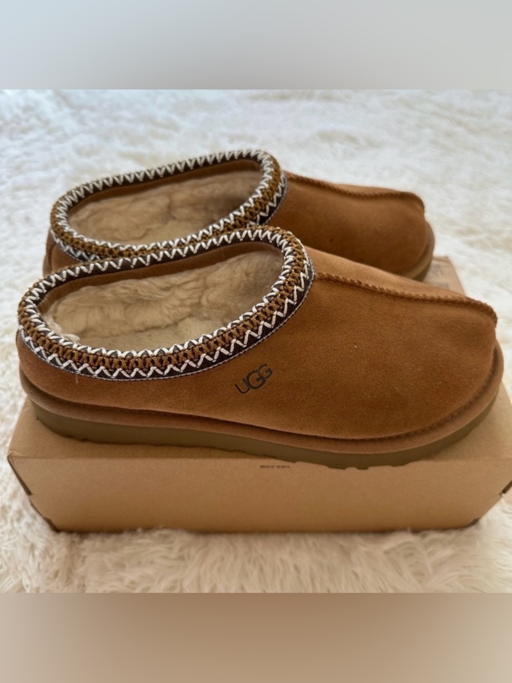 UGG Tasman Chestnut Suede Shearling Slippers Women’s Size 6 Slip On Comfort